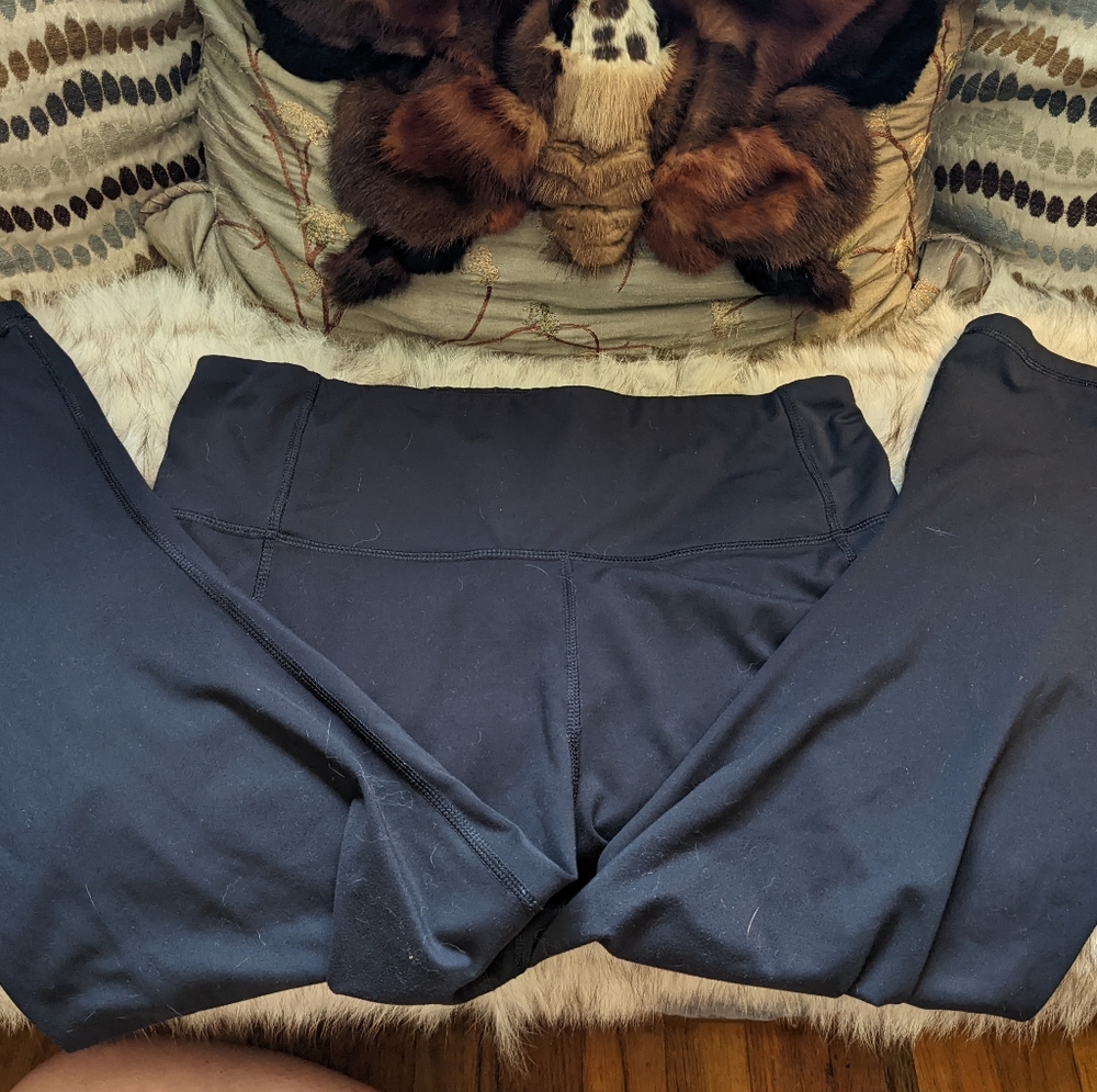 XL Black All In Motion 3/4 legging with waistband pocket